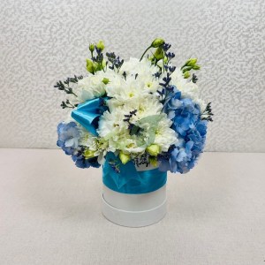 Цветы в синей коробке Гармония